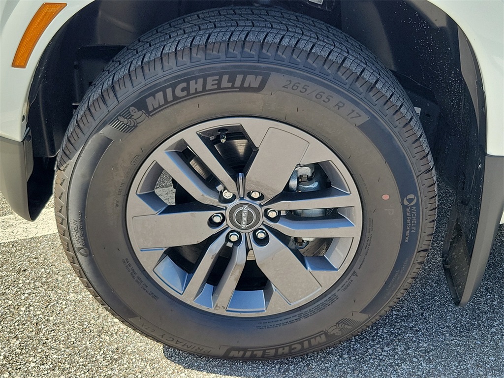 2025 Glacier White Nissan Frontier SV RWD Truck