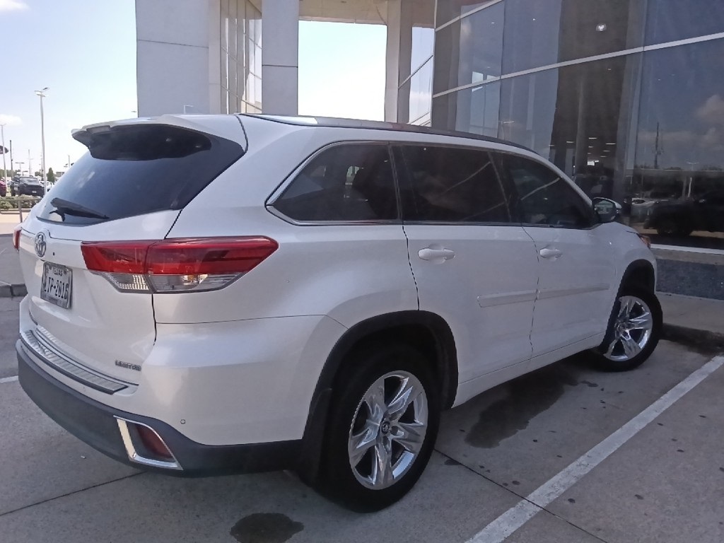 2019 Toyota Highlander Limited photo 3