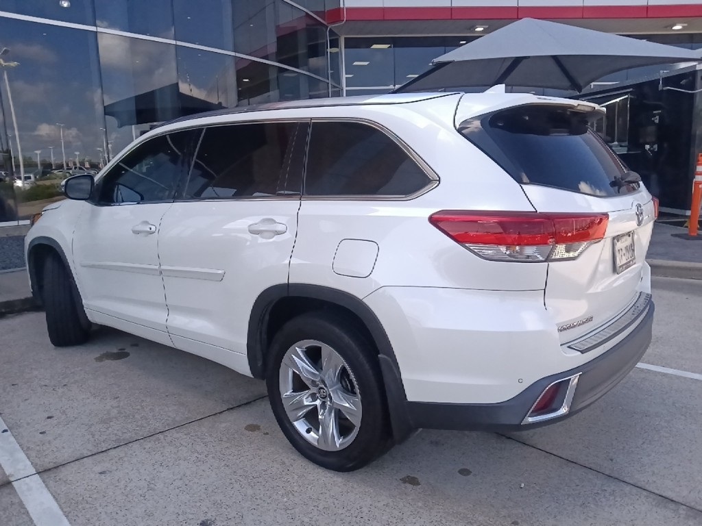 2019 Toyota Highlander Limited photo 4