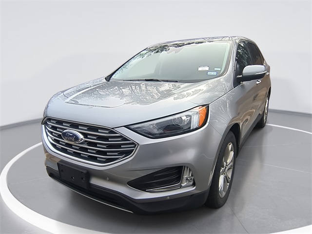 2024 Ford Edge Titanium's photo