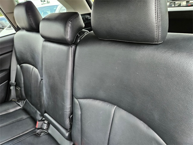 2010 Subaru Outback 2.5i photo 13