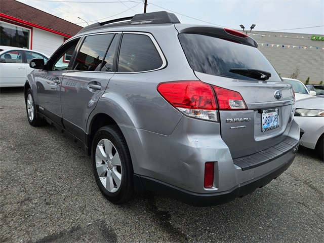 2010 Subaru Outback 2.5i photo 4