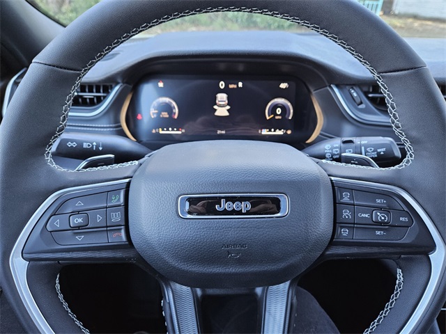 2025 Jeep Grand Cherokee L Altitude 4x2