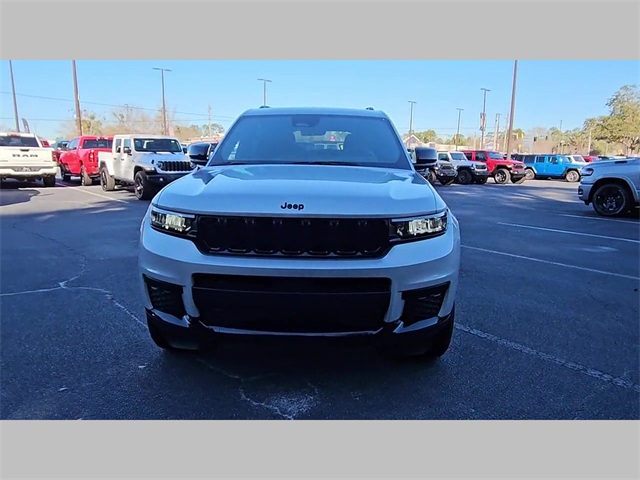 2025 Jeep Grand Cherokee L Altitude 4x2
