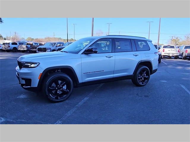 2025 Jeep Grand Cherokee L Altitude 4x2