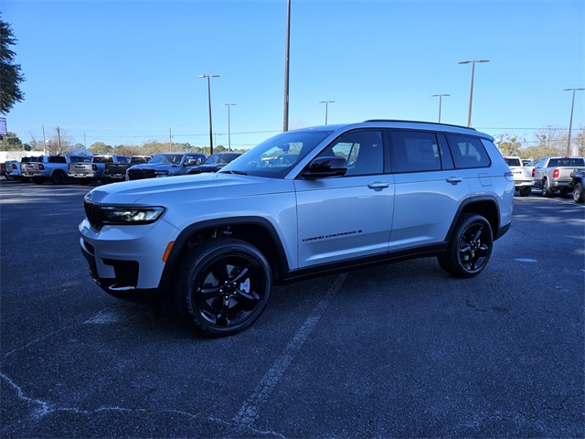 2025 Jeep Grand Cherokee L Altitude 4x2