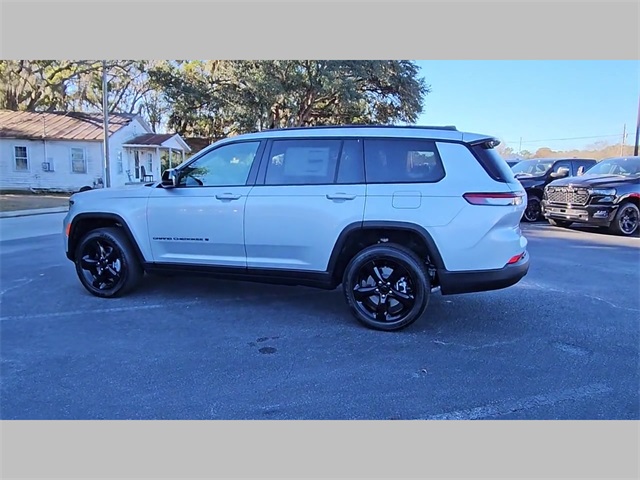 2025 Jeep Grand Cherokee L Altitude 4x2