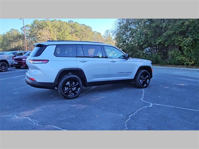2025 Jeep Grand Cherokee L Altitude 4x2