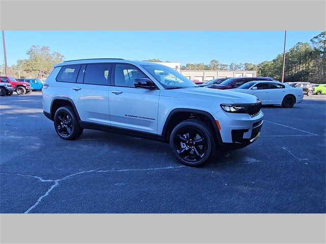 2025 Jeep Grand Cherokee L Altitude 4x2