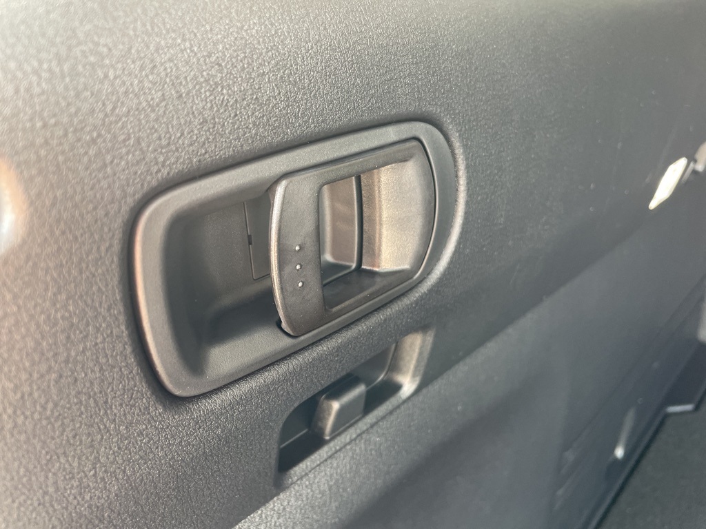 2025 Mazda CX-50 2.5 Preferred photo 4