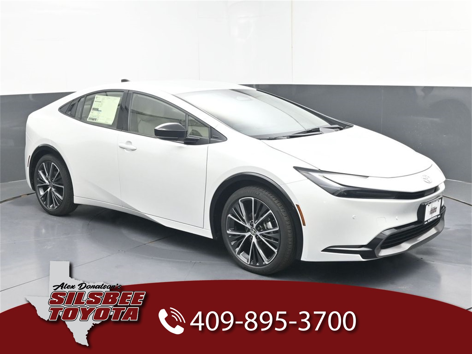 2026 Toyota Prius XLE's photo