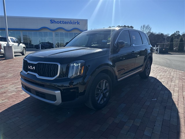 2023 Kia Telluride LX's photo