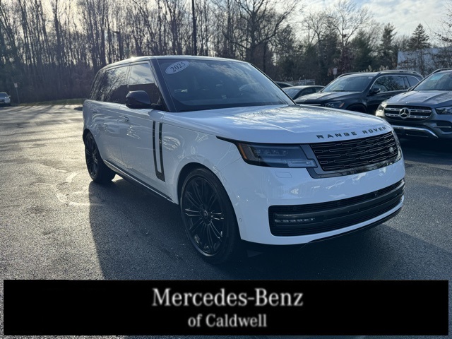 2025 Land Rover Range Rover SE's photo