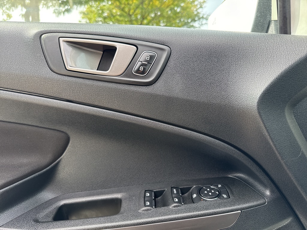 2020 Ford EcoSport SE photo 18