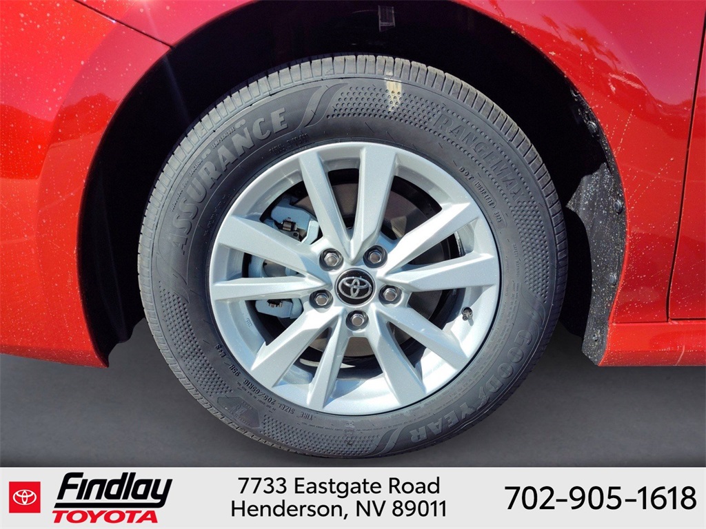 2026 Toyota Camry LE photo 4