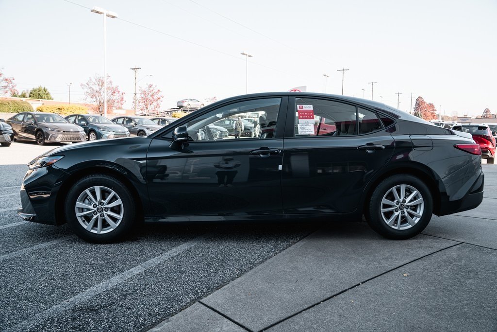 2026 Toyota Camry LE photo 4