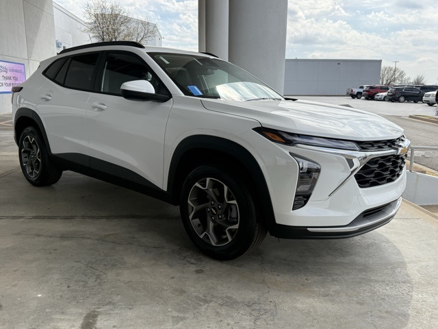 new 2026 Chevrolet Trax car, priced at $25,590
