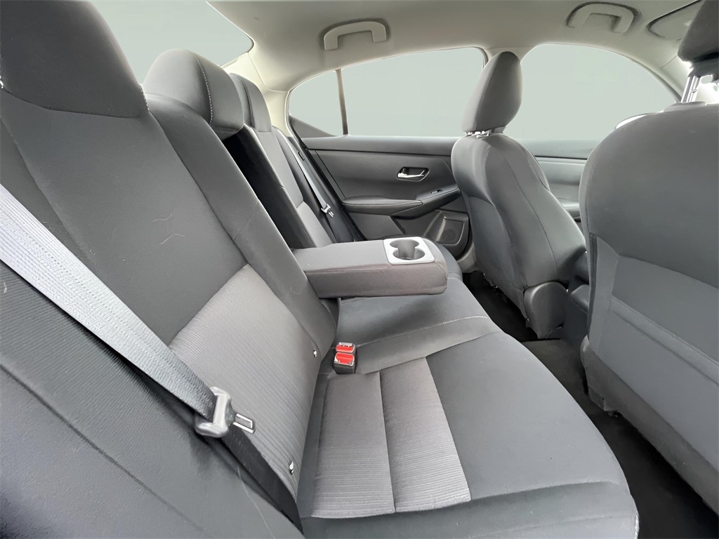 2022 Nissan Sentra SV photo 2