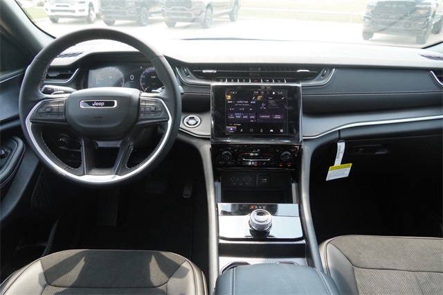 2025 Jeep Grand Cherokee Altitude X photo 10