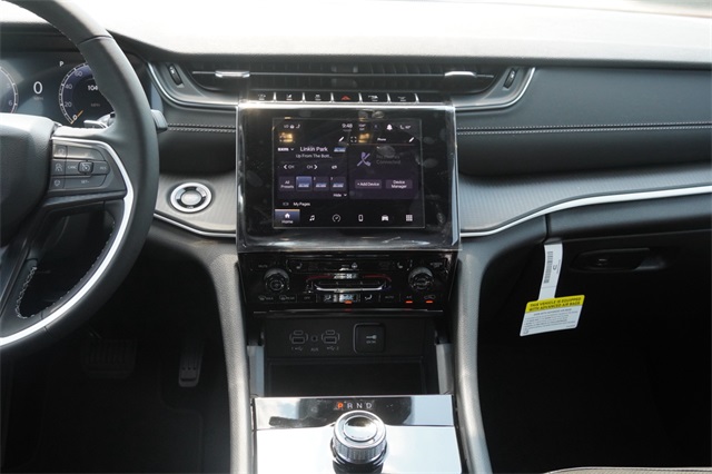 2025 Jeep Grand Cherokee Altitude X photo 11