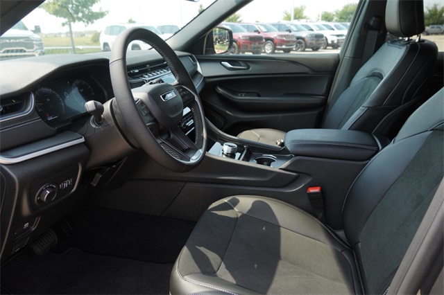 2025 Jeep Grand Cherokee Altitude X photo 16