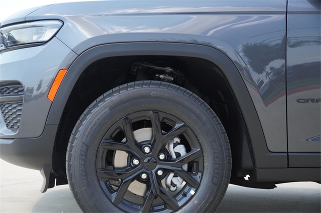 2025 Jeep Grand Cherokee Altitude X photo 3