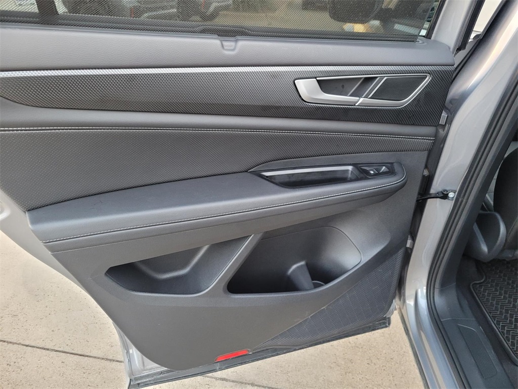 used 2025 Volkswagen Atlas Cross Sport car, priced at $42,300