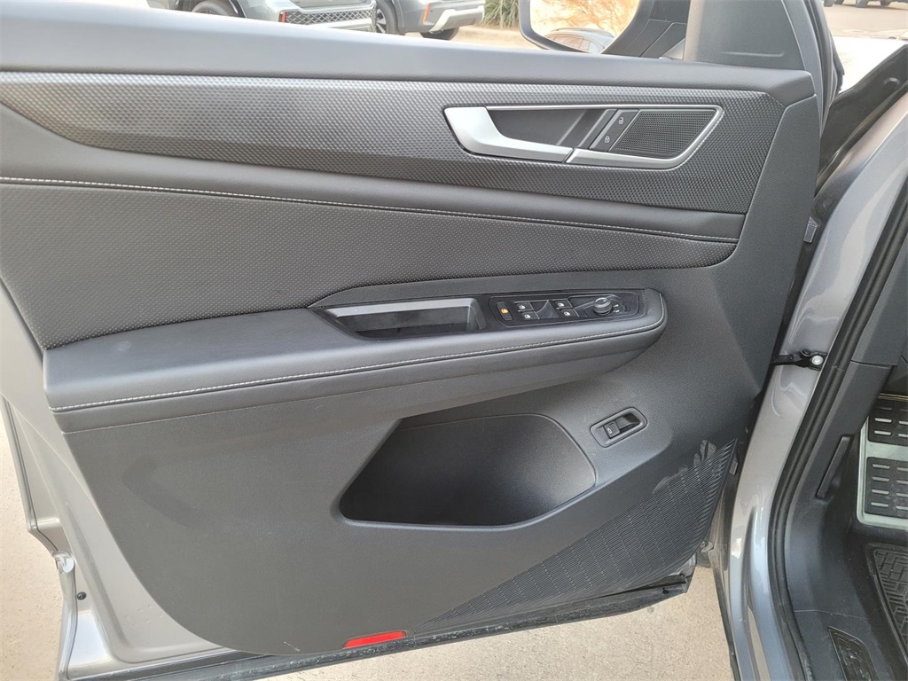 used 2025 Volkswagen Atlas Cross Sport car, priced at $42,300