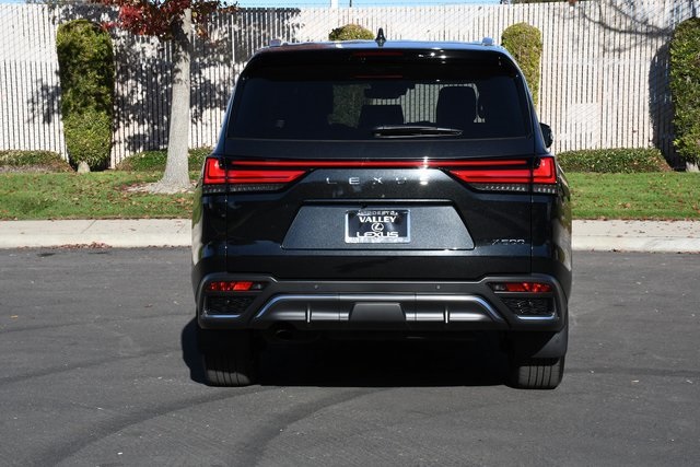 2025 Lexus LX 600 F SPORT photo 3