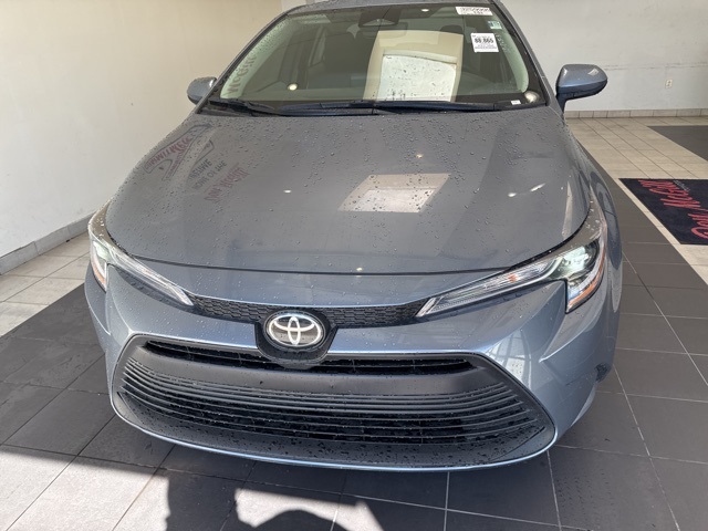 2025 Toyota Corolla LE photo 4