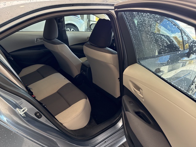 2025 Toyota Corolla LE photo 8