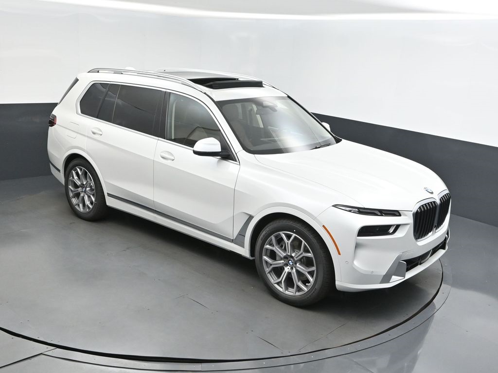 2026 Mineral White Metallic BMW X7 xDrive40i SUV