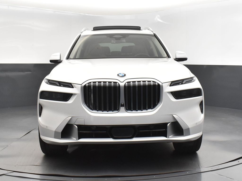 2026 Mineral White Metallic BMW X7 xDrive40i AWD SUV