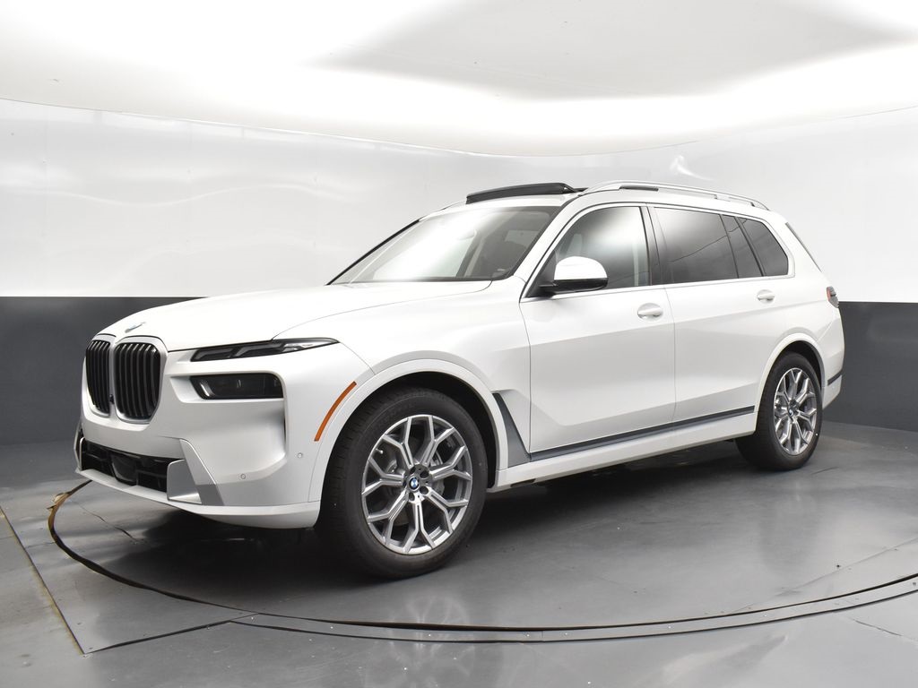 2026 Mineral White Metallic BMW X7 xDrive40i AWD SUV