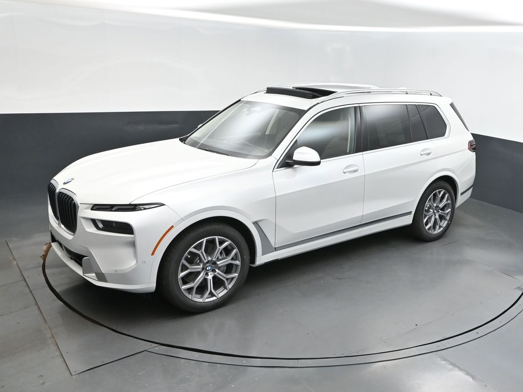 2026 Mineral White Metallic BMW X7 xDrive40i AWD SUV