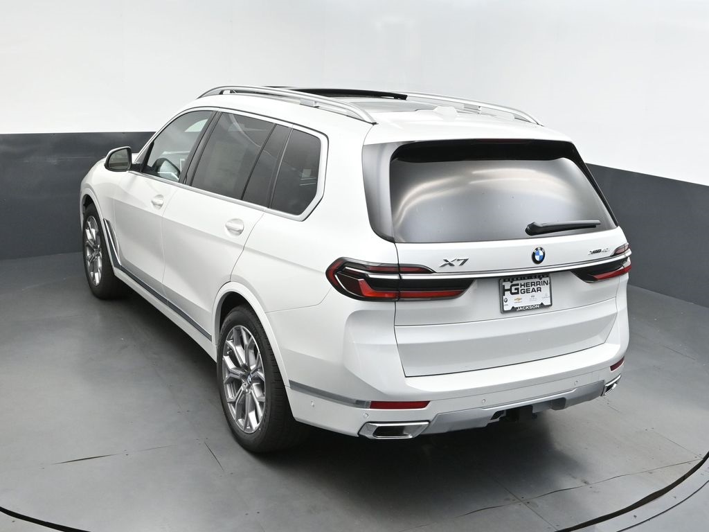 2026 Mineral White Metallic BMW X7 xDrive40i AWD SUV