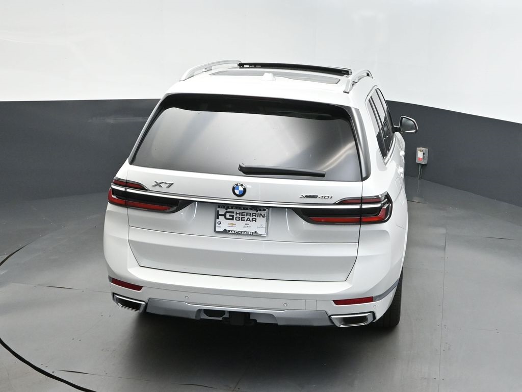 2026 Mineral White Metallic BMW X7 xDrive40i AWD SUV