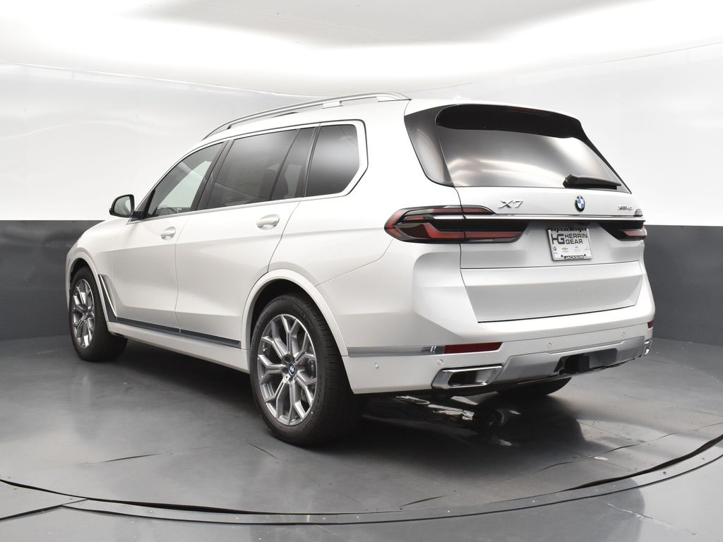 2026 Mineral White Metallic BMW X7 xDrive40i AWD SUV