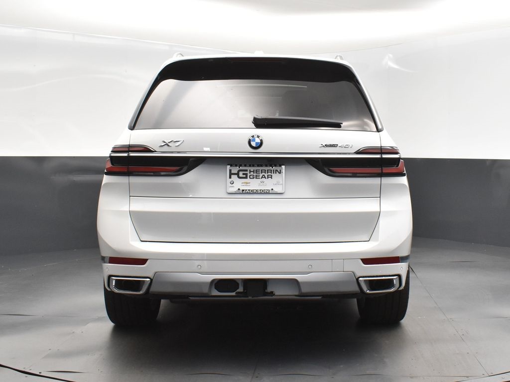 2026 Mineral White Metallic BMW X7 xDrive40i AWD SUV