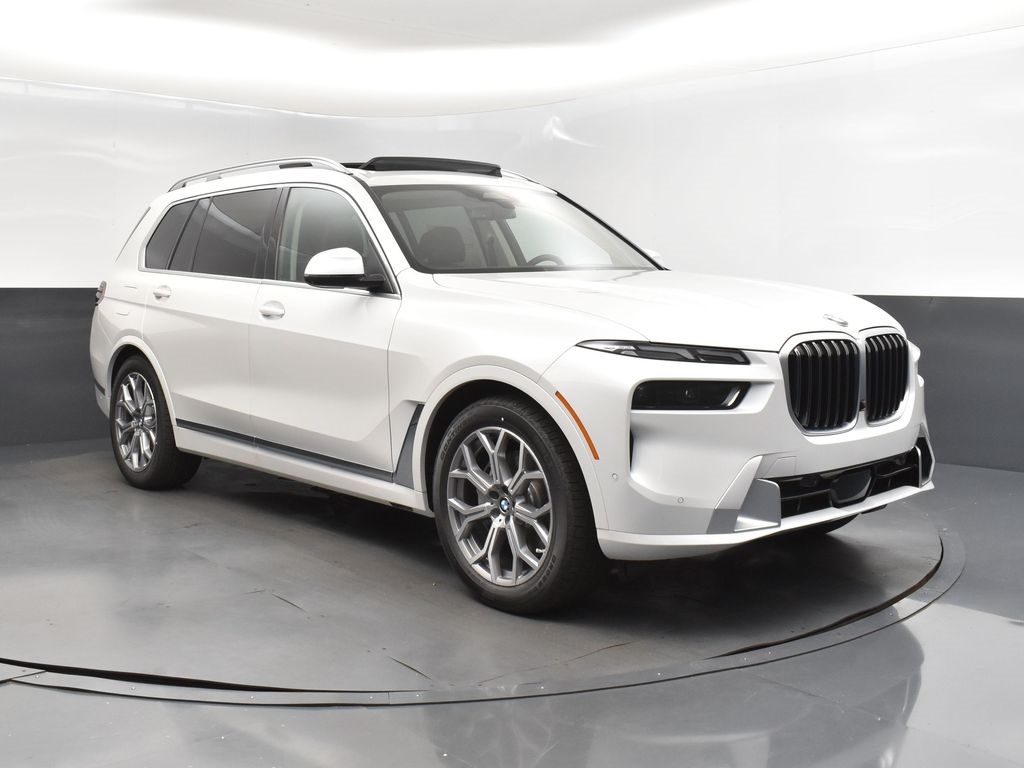 2026 Mineral White Metallic BMW X7 xDrive40i AWD SUV