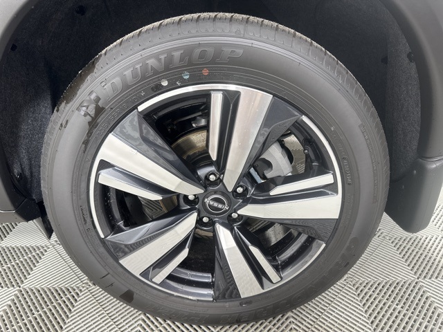 2025 Super Black Nissan Rogue SL FWD SUV