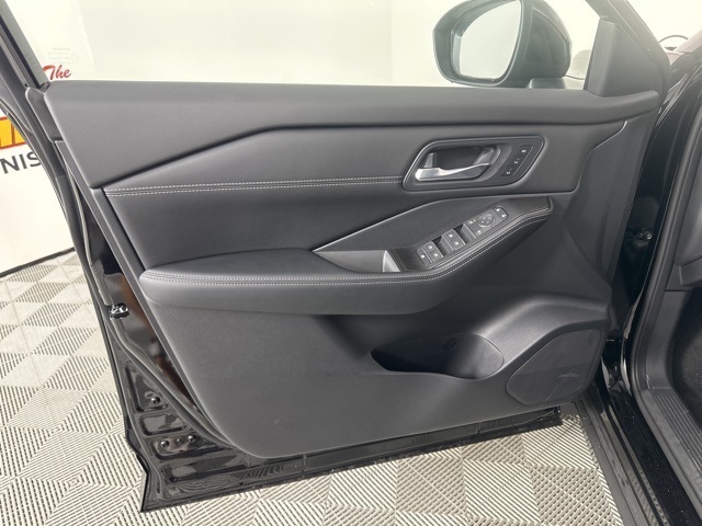 2025 Super Black Nissan Rogue SL FWD SUV