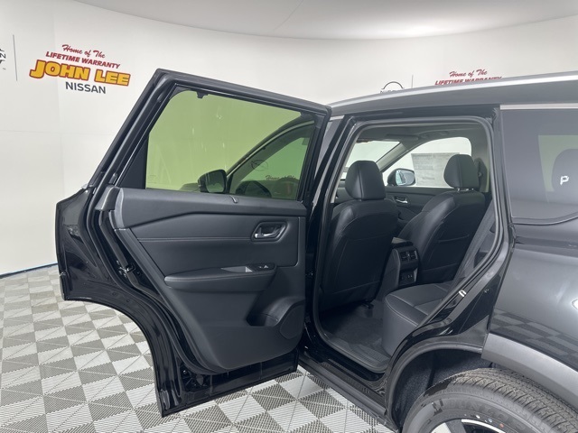 2025 Super Black Nissan Rogue SL FWD SUV