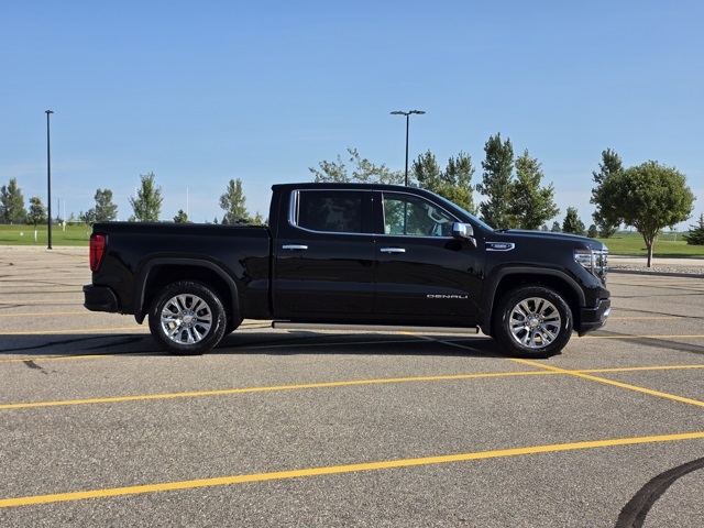 2023 GMC Sierra 1500 4WD Crew Cab Short Box Denali