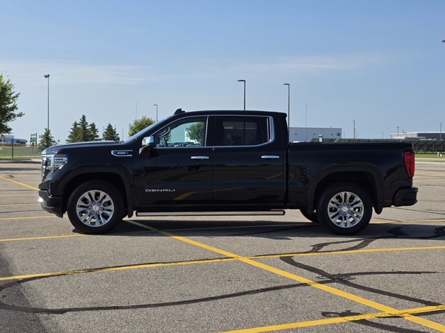 2023 GMC Sierra 1500 4WD Crew Cab Short Box Denali