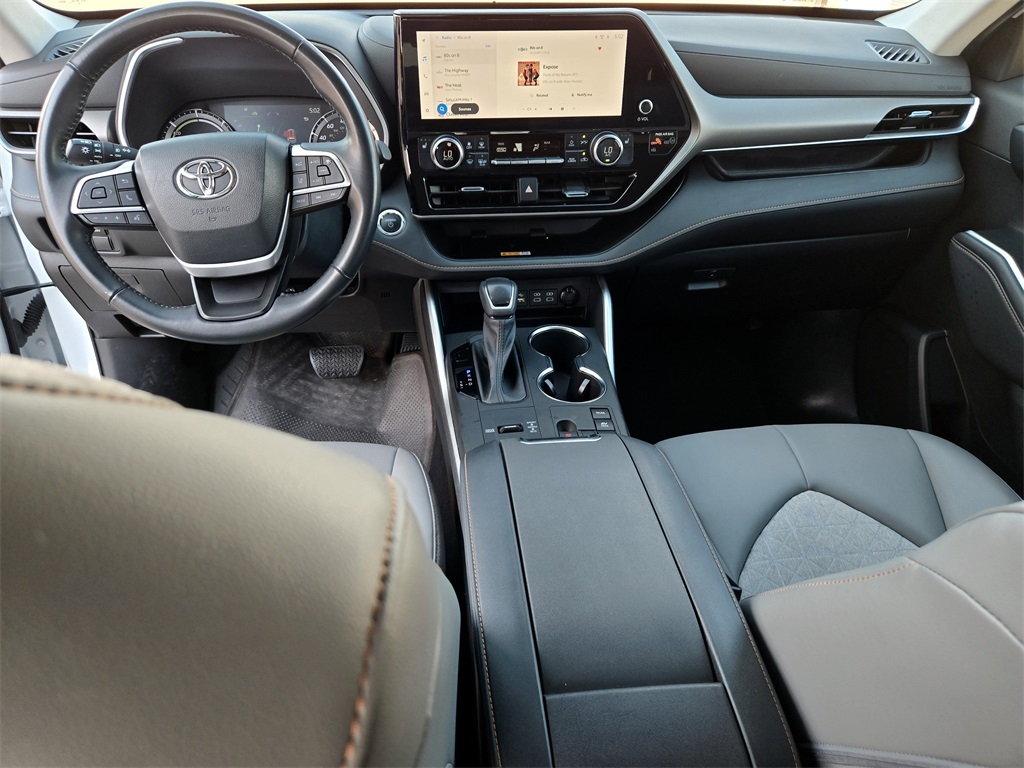 Used 2023 Toyota Highlander Hybrid SUV