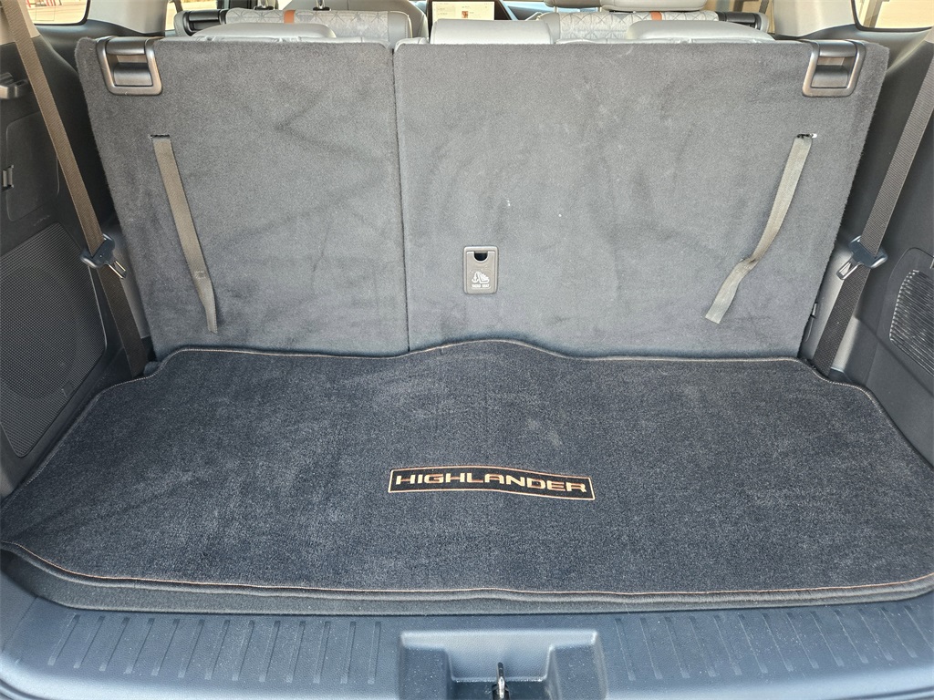 Used 2023 Toyota Highlander Hybrid SUV
