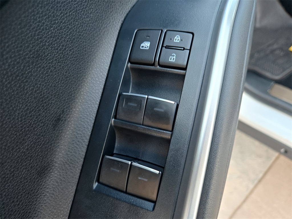 Used 2023 Toyota Highlander Hybrid SUV