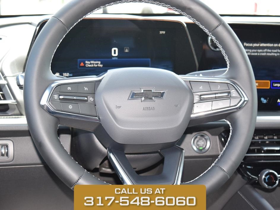 2025 Summit White Chevrolet Traverse LT FWD SUV