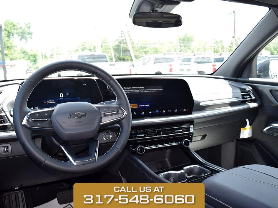 2025 Summit White Chevrolet Traverse LT FWD SUV